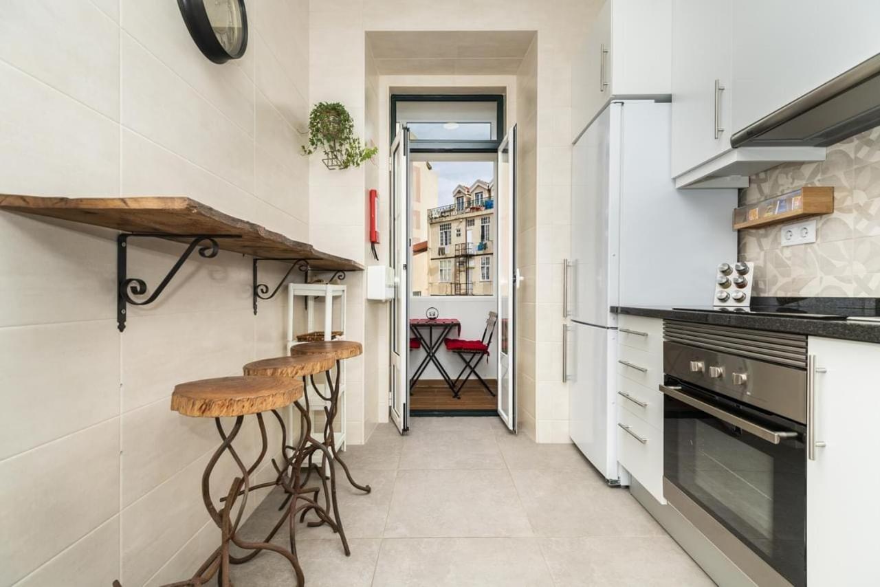 Rustic M2 R1 - Amazing Double Room With Shared Bathroom Lisboa Ngoại thất bức ảnh