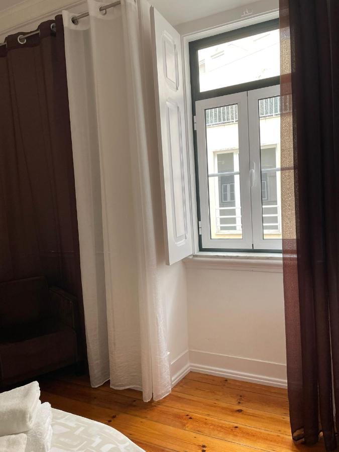Rustic M2 R1 - Amazing Double Room With Shared Bathroom Lisboa Ngoại thất bức ảnh